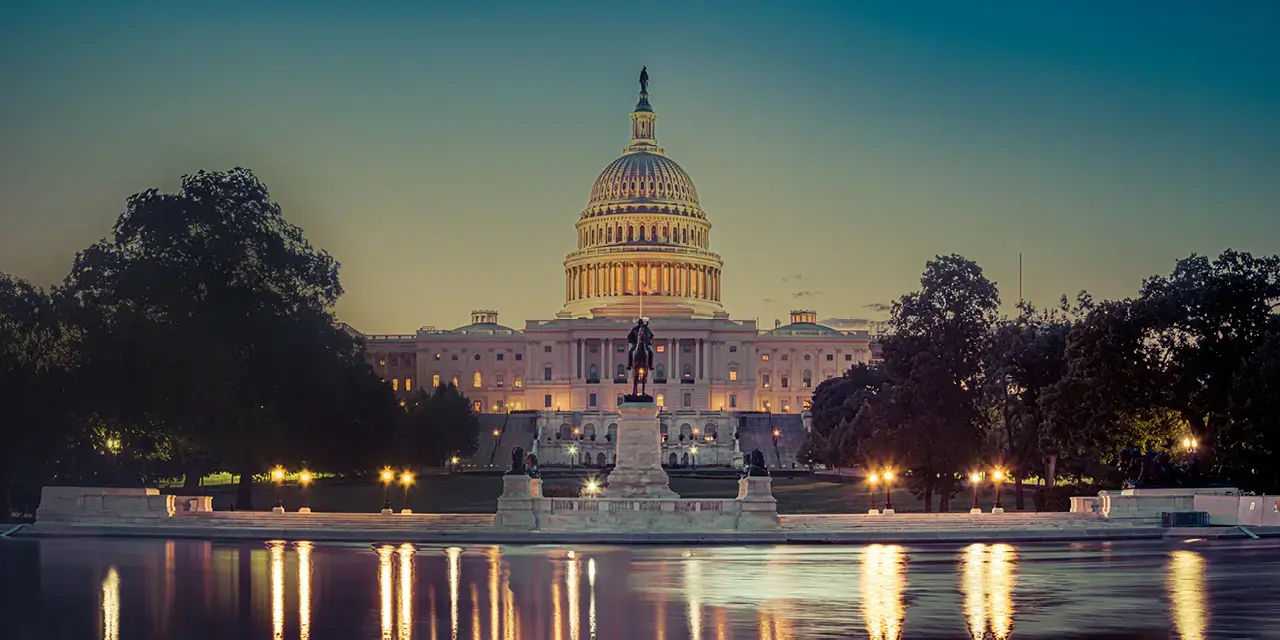 Photo of the U.S. Capitol Building taken in the evening