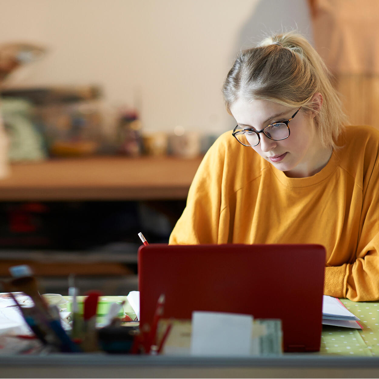 Student studying with Helix Bar Review